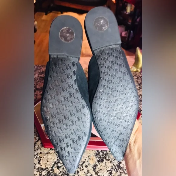 Stunning LAUREN Ralph Black Kitten Point Toe Flat Slides Fall Spirit Comes 6.5 - Picture 7 of 9
